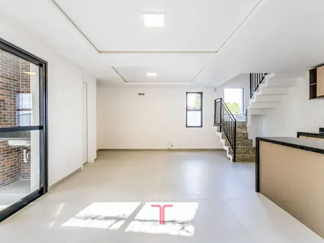 Casa com 89m² 3 quartos e 3 banheiros, à venda, no bairro Lindóia em Curitiba