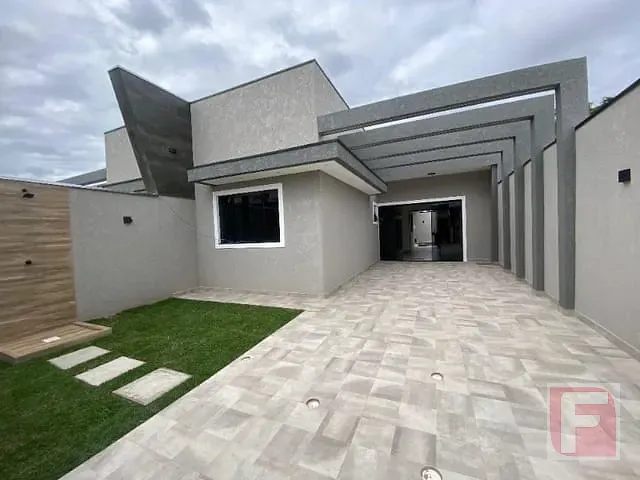 Casa 3 quartos e 2 banheiros, à venda, no bairro Paese em Itapoá