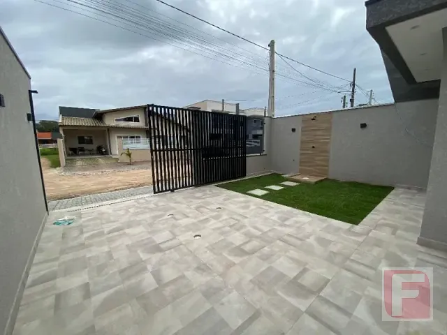 Casa 3 quartos e 2 banheiros, à venda, no bairro Paese em Itapoá