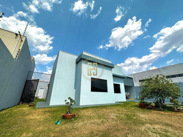 Casa com 600m² 4 quartos e 3 banheiros, à venda, no bairro Residencial Flamboyant em Nova Mutum