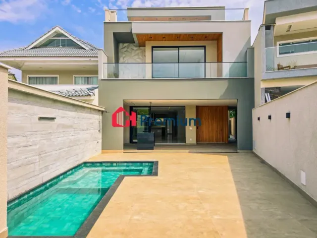 Casa 5 quartos e 7 banheiros, à venda, no bairro Vargem Grande em Rio de Janeiro