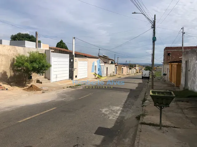 Casa com 250m² 2 quartos e 1 banheiro, à venda, no bairro Zabelê em Vitória da Conquista