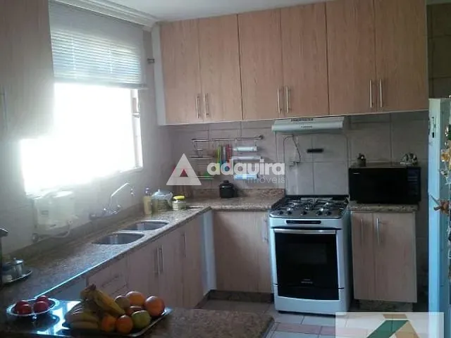 Casa com 756m² 4 quartos e 1 banheiro, à venda, no bairro Jardim Carvalho em Ponta Grossa