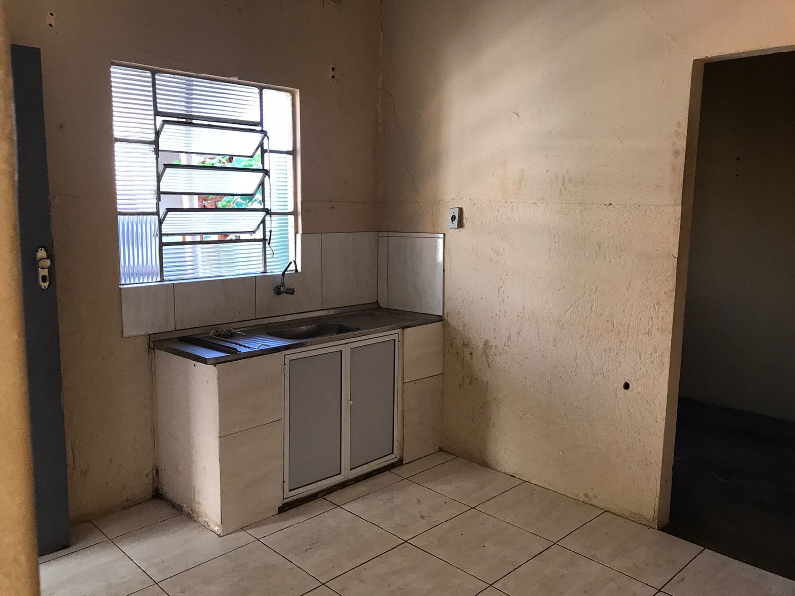 Casa à venda com 3 quartos, 200m² - Foto 3