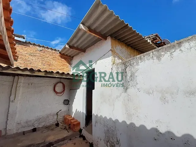 Casa com 264m² 3 quartos e 1 banheiro, à venda, no bairro Vila Santana em Itapeva