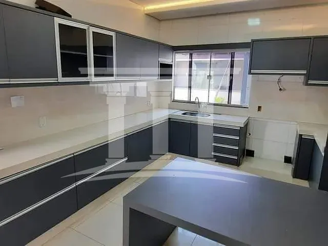 Casa com 330m² 3 quartos e 1 banheiro, à venda, no bairro Setor Industrial Norte em Sinop