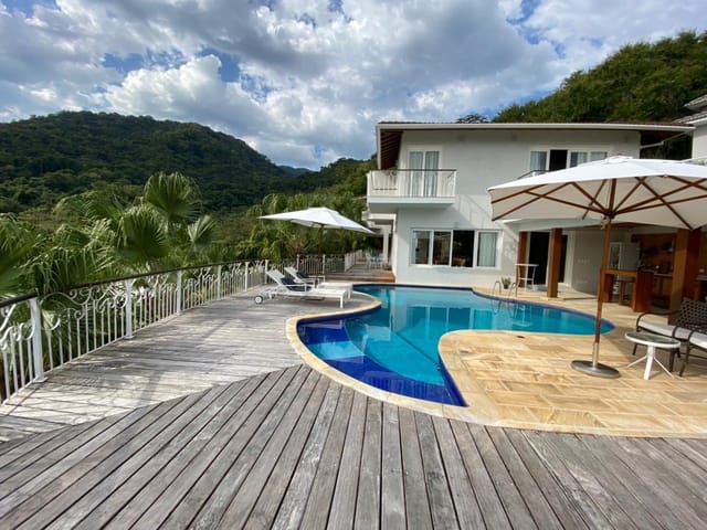Casa 4 quartos e 5 banheiros, à venda, no bairro Engenho D Água em Ilhabela