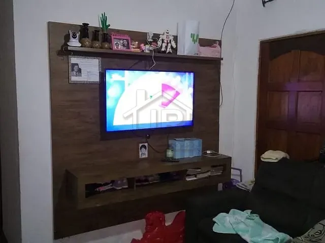 Casa com 125m² 2 quartos e 1 banheiro, à venda, no bairro Jardim Zaira em Mauá