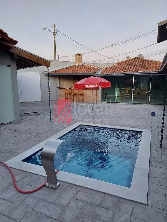 Casa com 3 quartos à venda, 380m² — foto 1 de 26