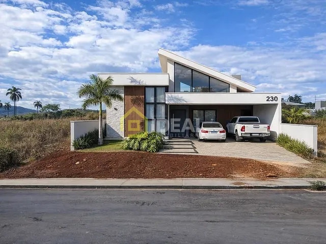 Casa 3 quartos e 3 banheiros, à venda, no bairro São Cristóvão em Concórdia