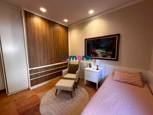 Casa com 1342m² 4 quartos e 4 banheiros, à venda, no bairro Vale das Paineiras em Americana