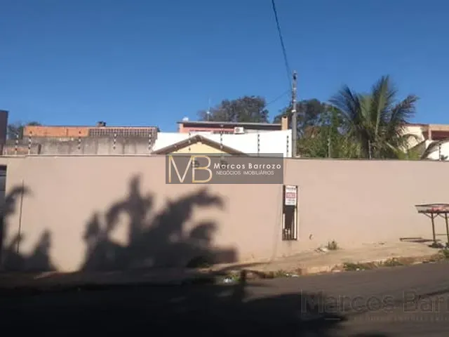 Casa com 650m², à venda, no bairro Ricardo em Londrina