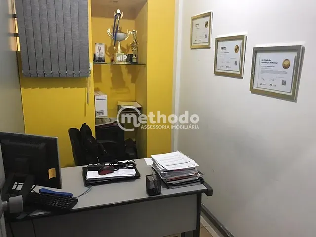 Casa com 452m² 1 quarto e 3 banheiros, à venda, no bairro Cambuí em Campinas