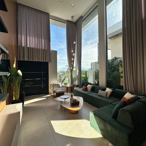 Casa com 600m² 3 quartos e 4 banheiros, à venda, no bairro Condomínio do Lago  em Goiânia