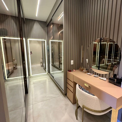 Casa com 600m² 3 quartos e 4 banheiros, à venda, no bairro Condomínio do Lago  em Goiânia