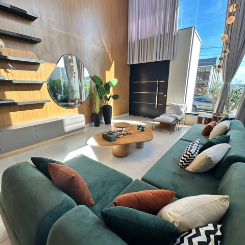 Casa com 600m² 3 quartos e 4 banheiros, à venda, no bairro Condomínio do Lago  em Goiânia