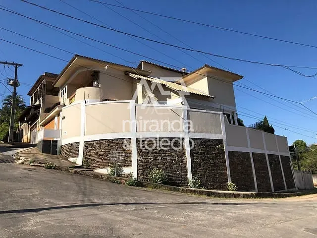 Casa com 400m² 4 quartos e 3 banheiros, à venda, no bairro Coronel Borges em Cachoeiro De Itapemirim