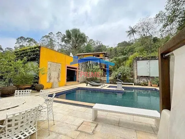 Casa com 4500m² 4 quartos e 3 banheiros, à venda, no bairro Vila Real Moinho Velho em Embu das Artes
