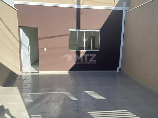 Casa com 125m² 2 quartos e 2 banheiros, à venda, no bairro Central Parque (Livia) em Botucatu