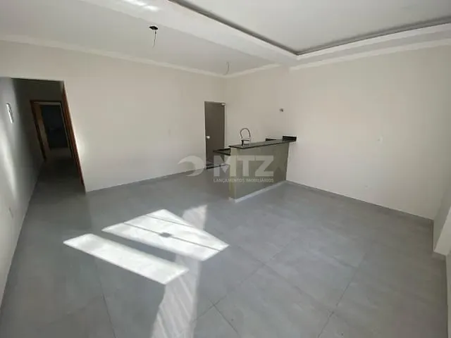 Casa com 125m² 2 quartos e 2 banheiros, à venda, no bairro Central Parque (Livia) em Botucatu