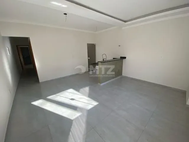Casa com 125m² 2 quartos e 2 banheiros, à venda, no bairro Central Parque (Livia) em Botucatu