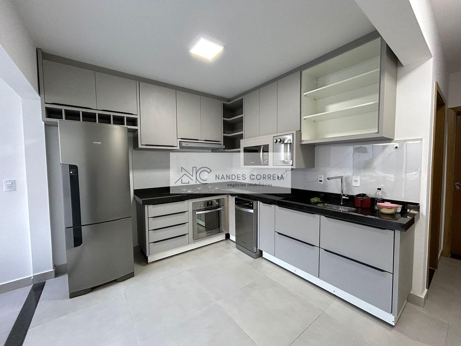 Casa à venda com 3 quartos, 120m² - Foto 1
