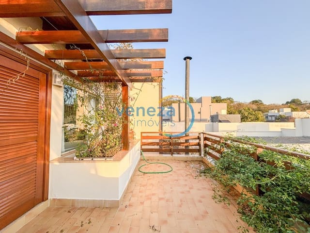 Casa com 312m² 3 quartos e 4 banheiros, à venda, no bairro Esperança em Londrina