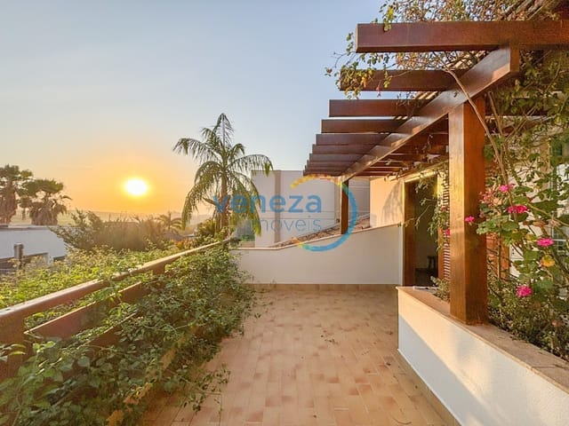 Casa com 312m² 3 quartos e 4 banheiros, à venda, no bairro Esperança em Londrina