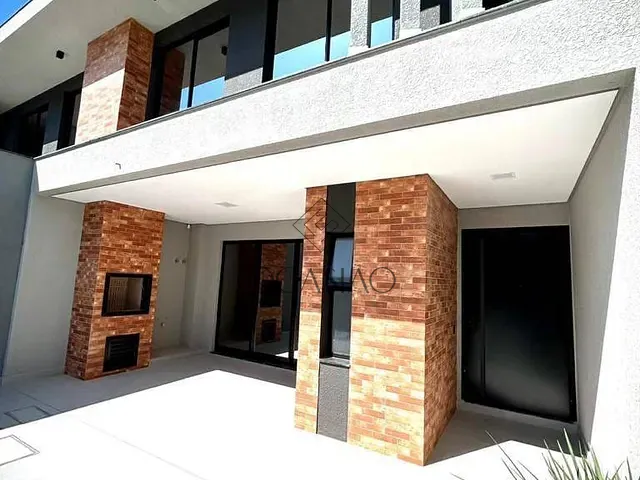 Casa à venda, no bairro Barra em Balneário Camboriú