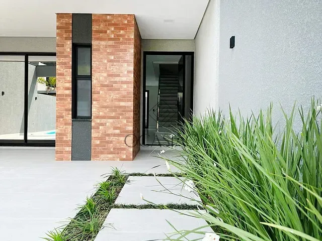 Casa à venda, no bairro Barra em Balneário Camboriú