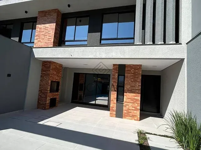 Casa à venda, no bairro Barra em Balneário Camboriú