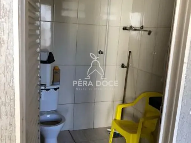 Casa com 300m² 3 quartos e 2 banheiros, à venda, no bairro Conjunto Uberaba em Uberaba