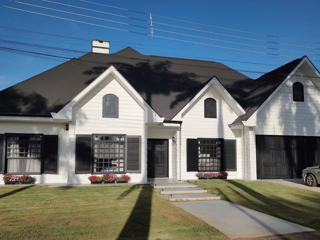 Foto do Casa - Casa térrea estilo americana no Condomínio Palm Park em Holambra, SP, com amplo jardim e muito bom gosto! | Conecte Imóvel