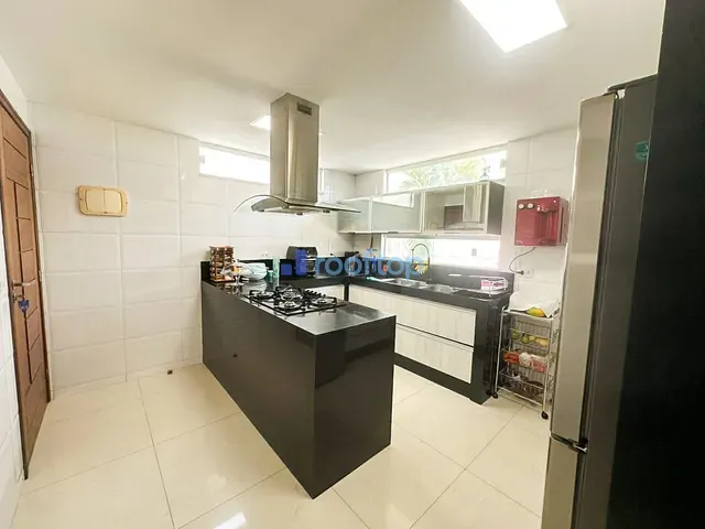Casa com 375m² 4 quartos e 5 banheiros, à venda, no bairro Parque do Jiqui em Parnamirim