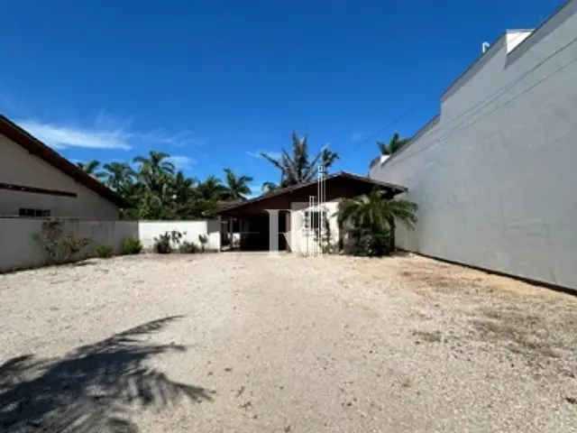Casa com 480m² 2 quartos e 1 banheiro, à venda, no bairro Centro em Tijucas