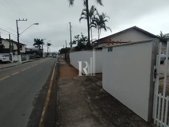 Casa com 480m² 2 quartos e 1 banheiro, à venda, no bairro Centro em Tijucas
