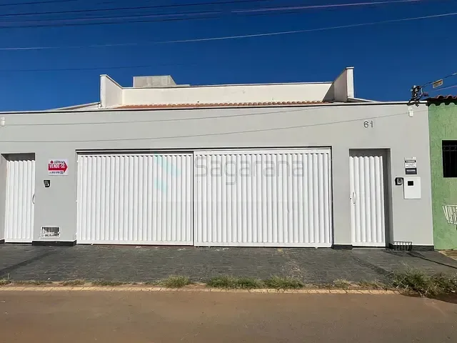 Casa 3 quartos e 4 banheiros, à venda, no bairro Centro em Patrocínio