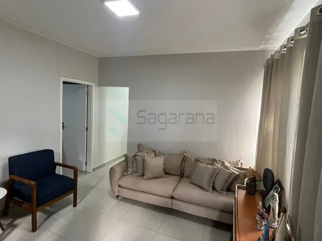 Casa 3 quartos e 4 banheiros, à venda, no bairro Centro em Patrocínio