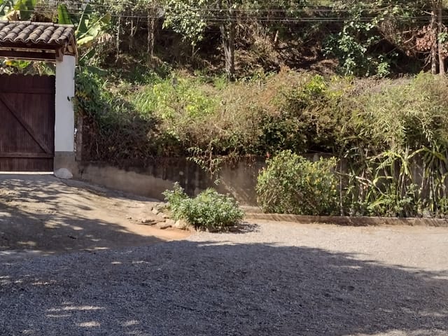 Casa com 890m² 3 quartos e 1 banheiro, à venda, no bairro Samambaia em Petrópolis