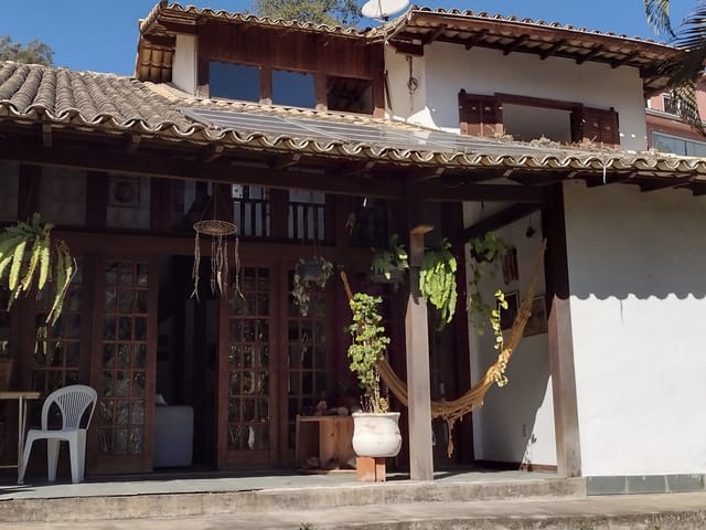 Casa com 890m² 3 quartos e 1 banheiro, à venda, no bairro Samambaia em Petrópolis