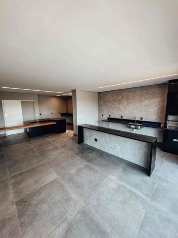 Casa com 520m² 4 quartos e 2 banheiros, à venda ou para alugar, no bairro Alphaville Vespasiano em Vespasiano
