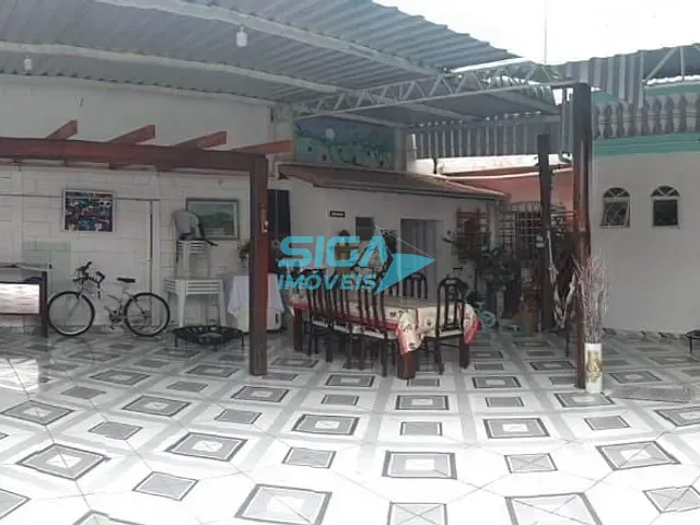 Casa com 300m² 4 quartos e 4 banheiros, à venda, no bairro Xangrilá em Pouso Alegre