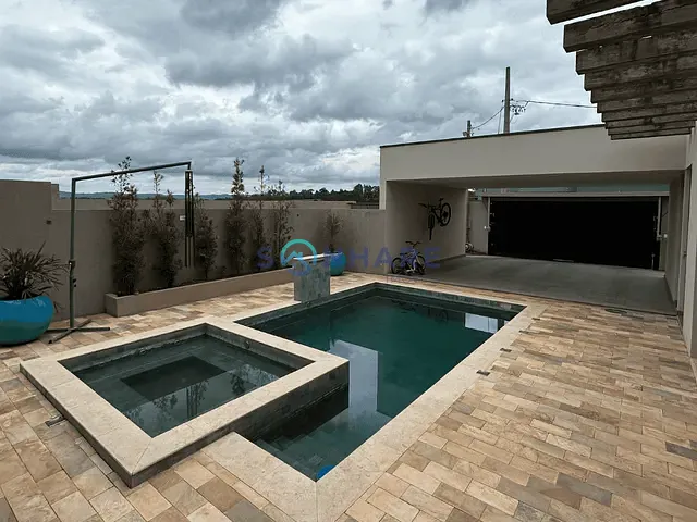 Casa com 650m² 3 quartos e 1 banheiro, à venda, no bairro Centro em Tomazina