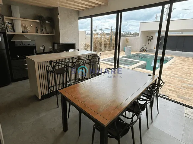 Casa com 650m² 3 quartos e 1 banheiro, à venda, no bairro Centro em Tomazina
