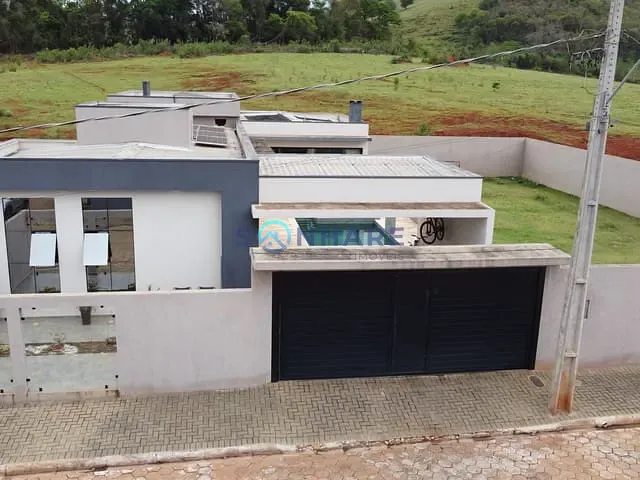 Casa com 650m² 3 quartos e 1 banheiro, à venda, no bairro Centro em Tomazina