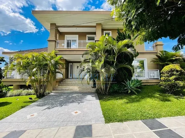 Casa com 1600m² 5 quartos e 2 banheiros, à venda, no bairro Orfãs em Ponta Grossa