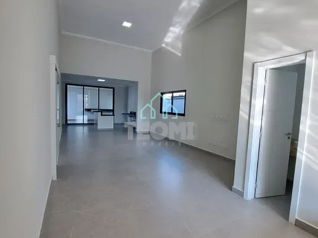 Casa com 300m² 3 quartos e 4 banheiros, à venda, no bairro Piracangaguá em Taubaté
