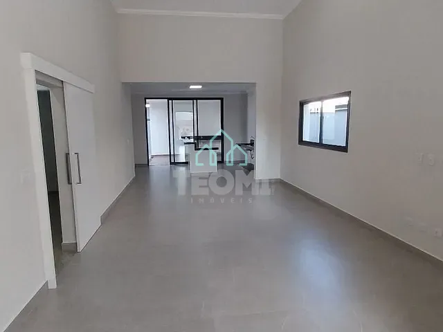 Casa com 300m² 3 quartos e 4 banheiros, à venda, no bairro Piracangaguá em Taubaté