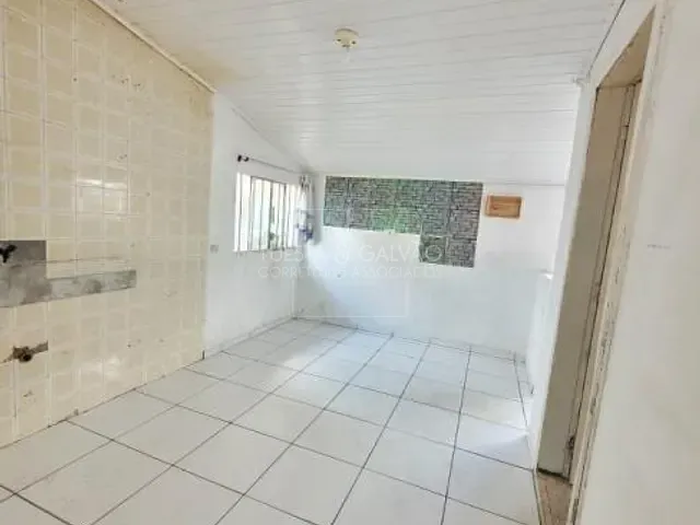 Casa com 1m², à venda, no bairro Portão em Curitiba