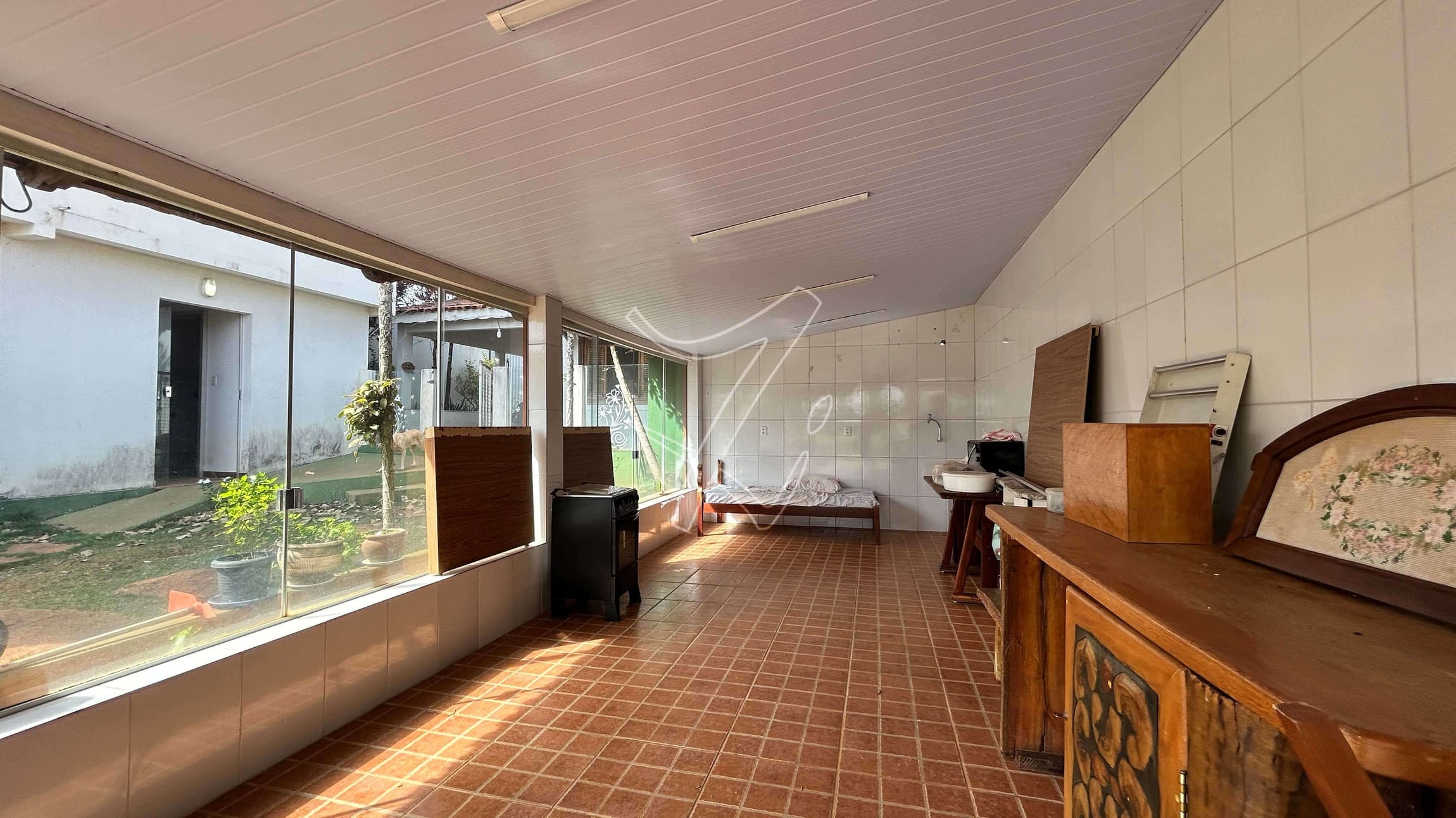 Casa à venda com 2 quartos, 80m² - Foto 2